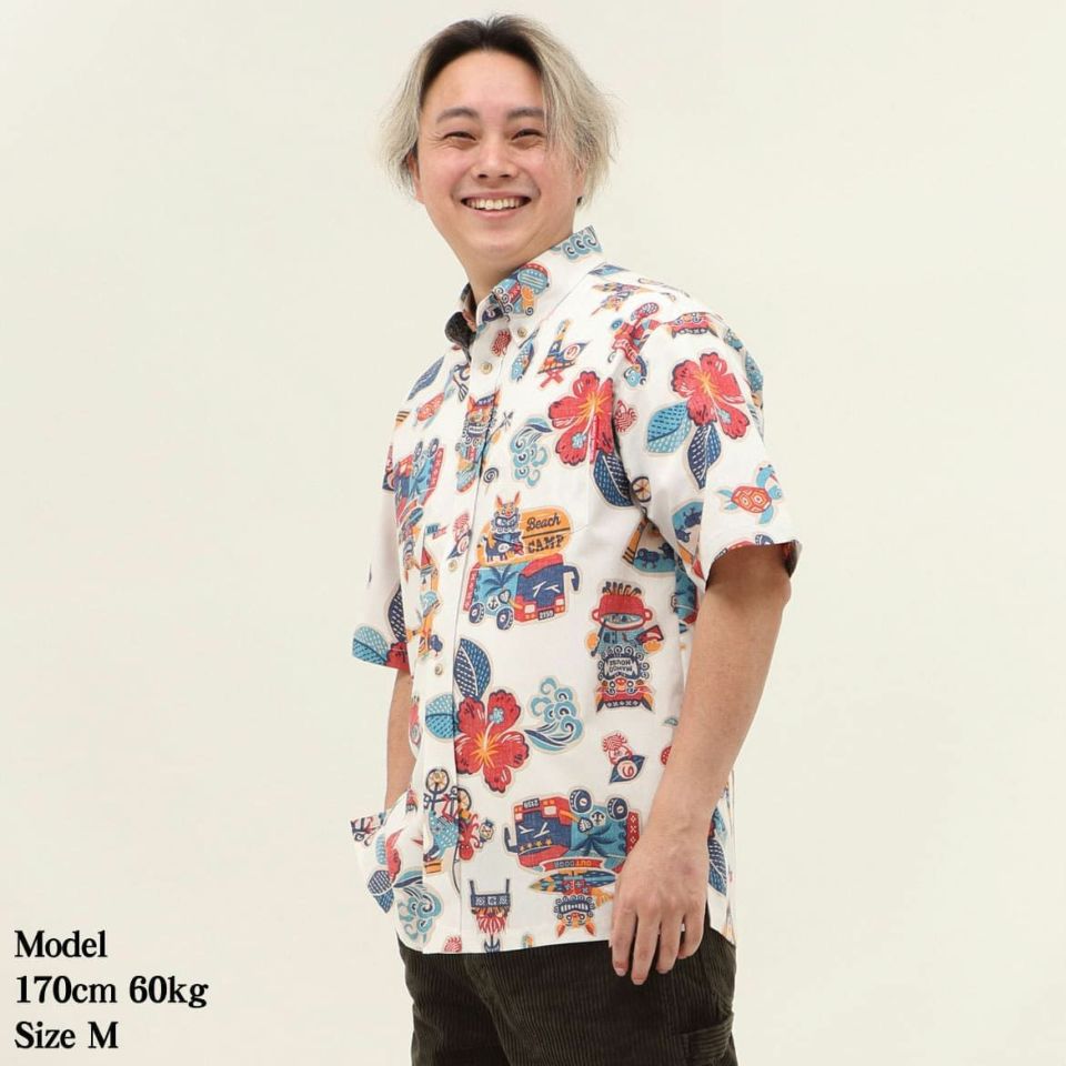 かりゆしウェア　モデル画像