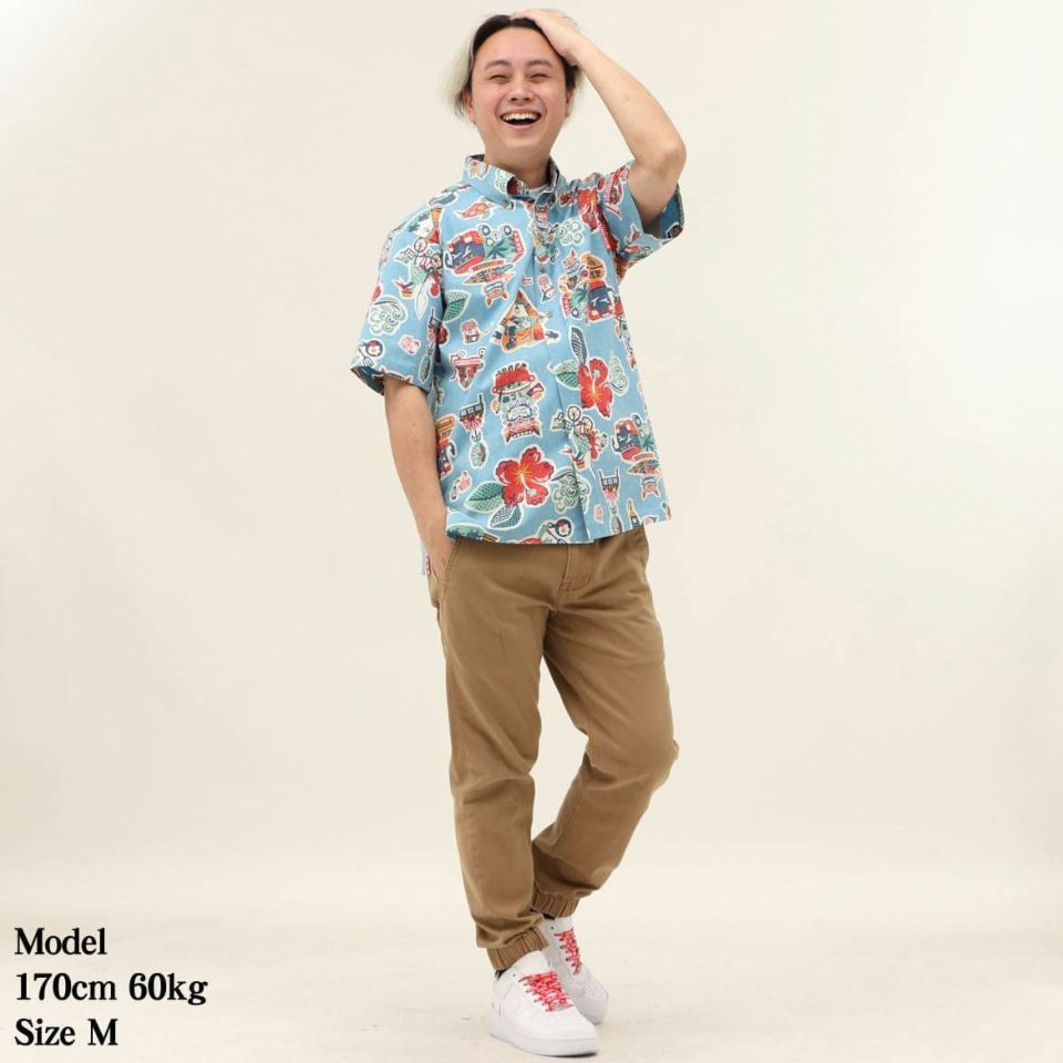かりゆしウェア　モデル画像