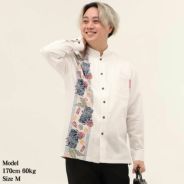 かりゆしウェア　モデル画像