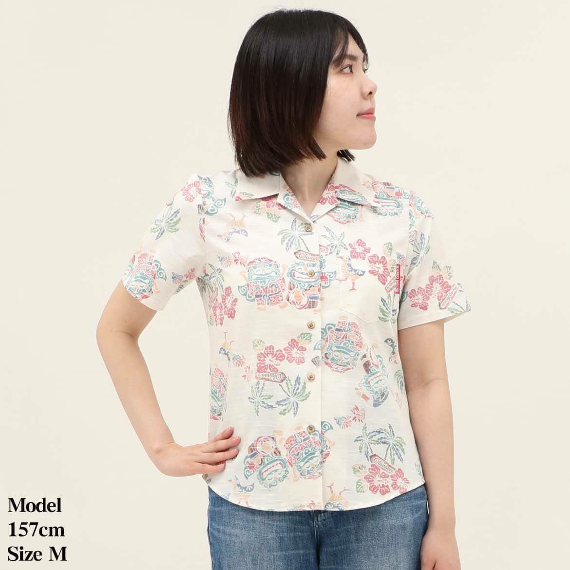 かりゆしウェア　モデル着用