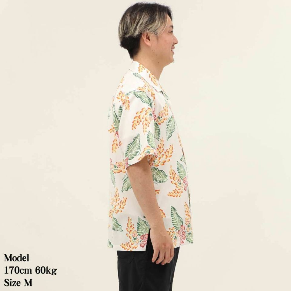 かりゆしウェア　モデル着用
