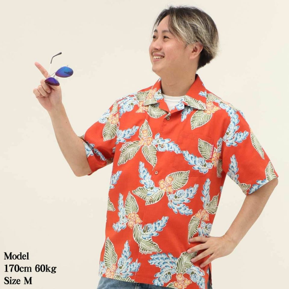 かりゆしウェア　モデル着用